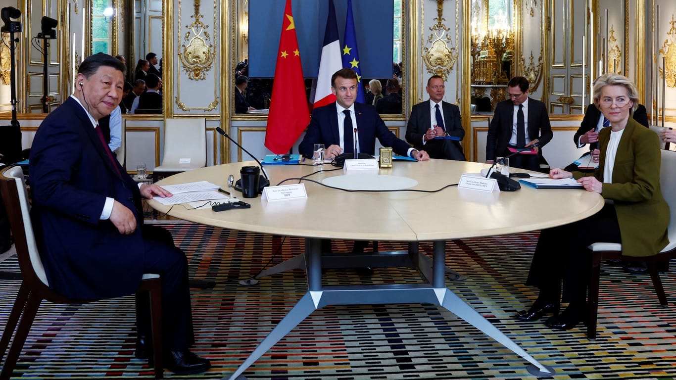 Politische Annäherung gibt es kaum: Trotzdem loben Emmanuel Macron, Xi Jinping und Ursula von der Leyen den gemeinsamen Dialog.