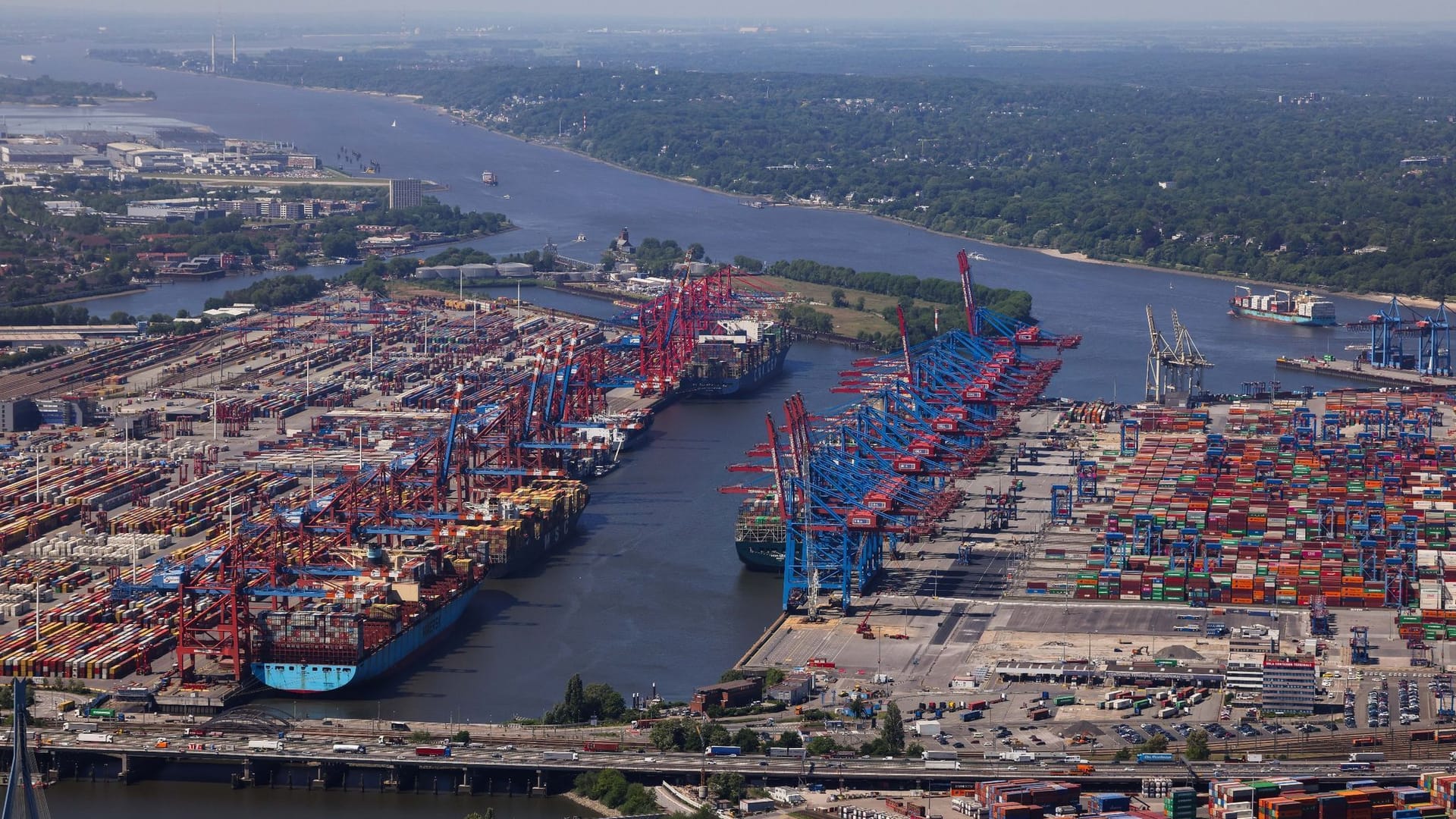 Containerterminal im Hafen Hamburg