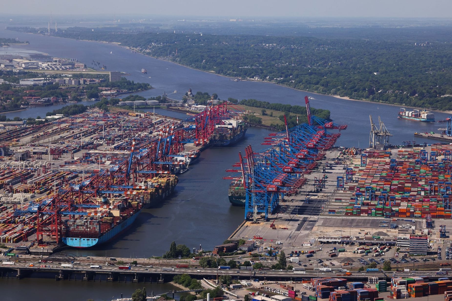 Containerterminal im Hafen Hamburg