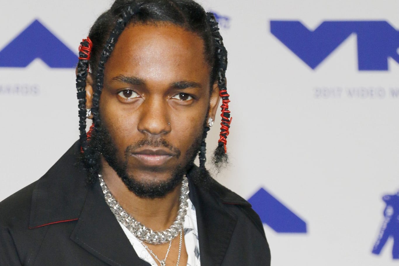 Kendrick Lamar: Der Musiker schießt in mehreren Songs gegen seinen Hip-Hopper Drake.