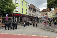 Hamburg: Polizei schießt auf mit..