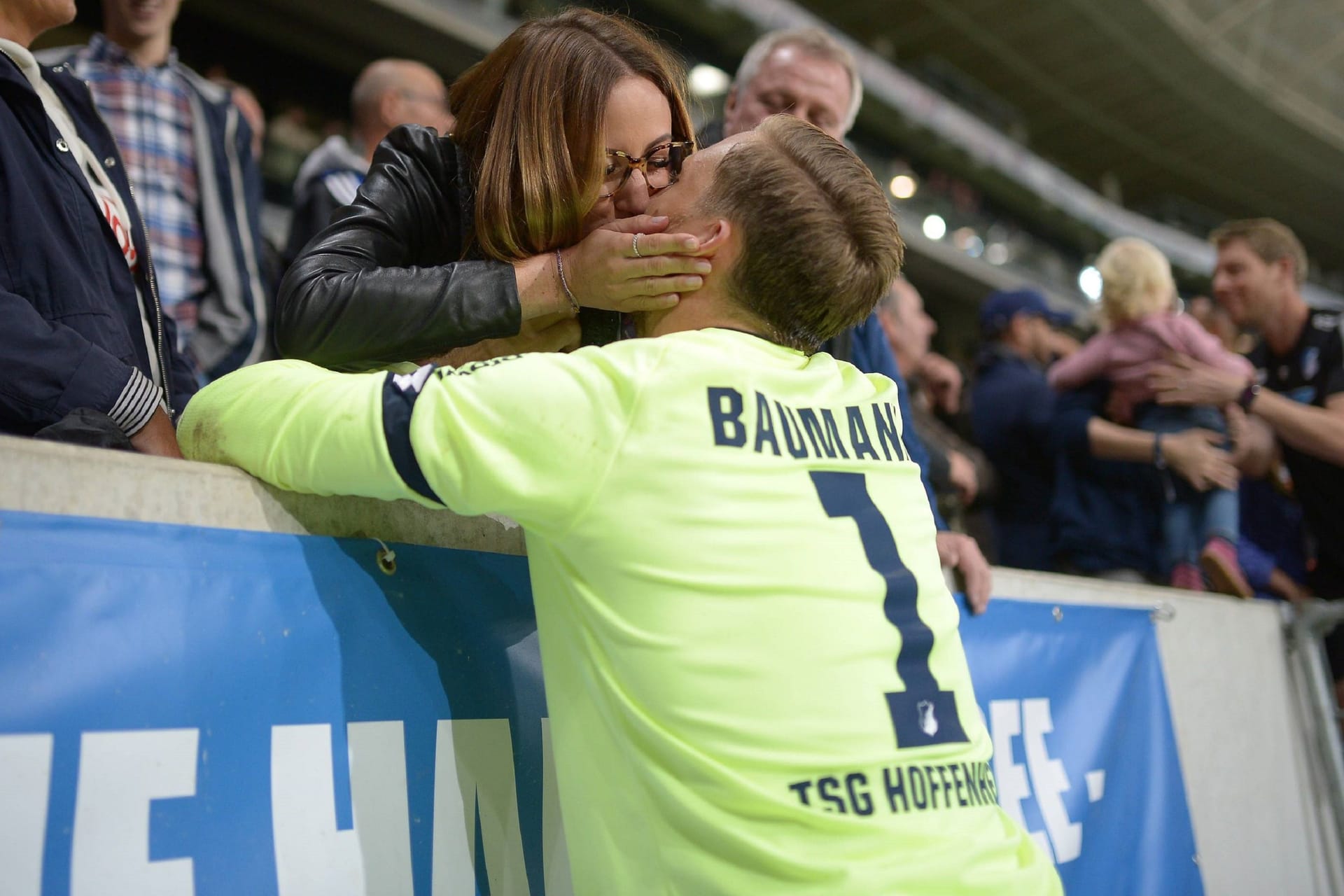 Oliver und Charlotte Baumann: 2016 heiratete der Fußballer seine Jugendliebe.