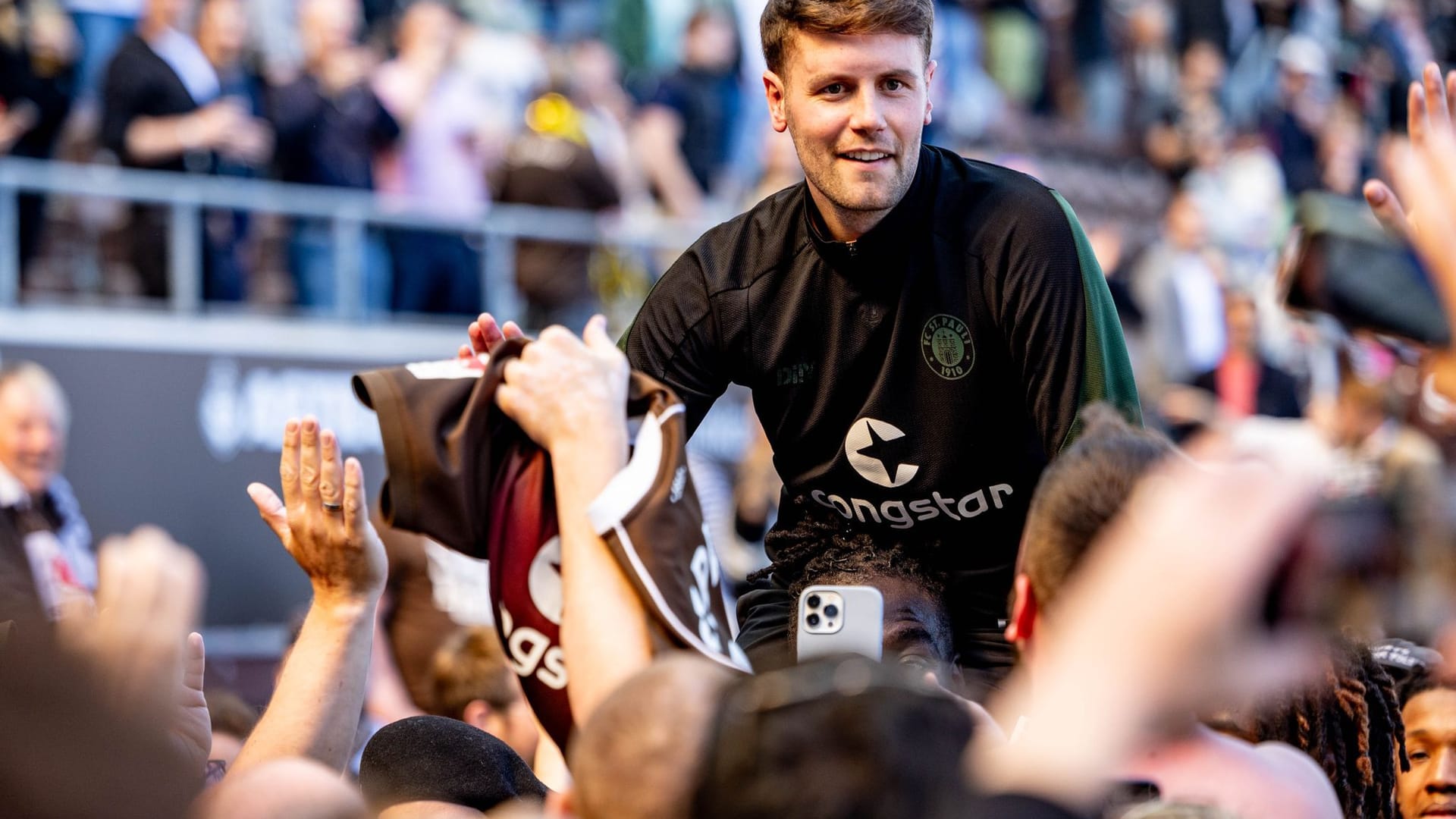 Trainer Fabian Hürzeler vom FC St. Pauli