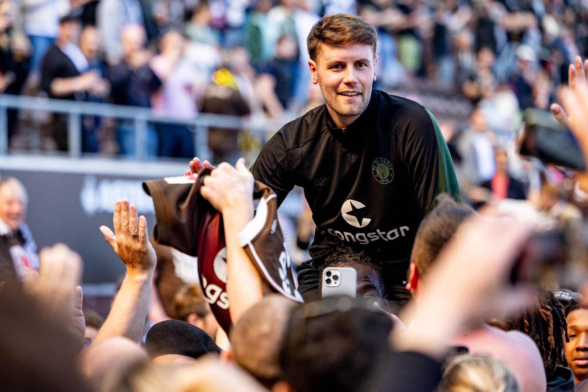 Trainer Fabian Hürzeler vom FC St. Pauli