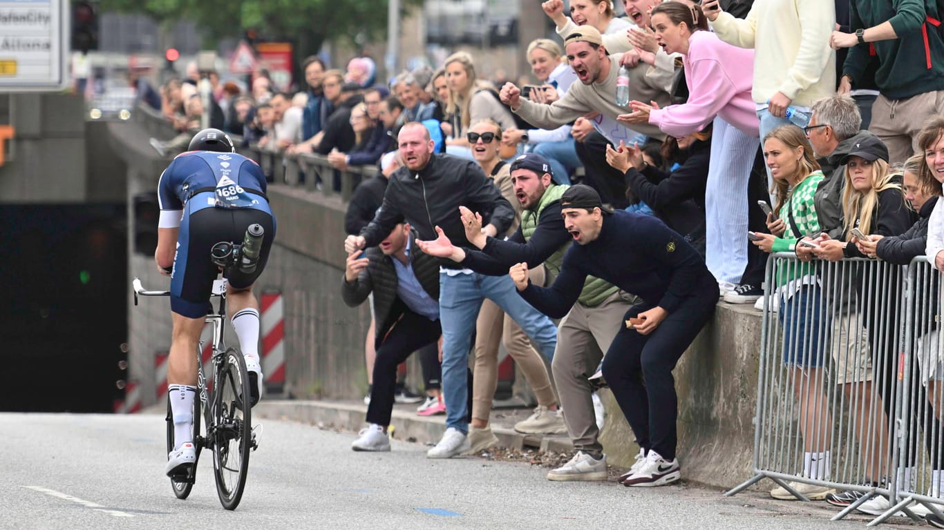 Ironman in Hamburg: In Ottensen ist es zu einem Unfall mit einem Kind gekommen.