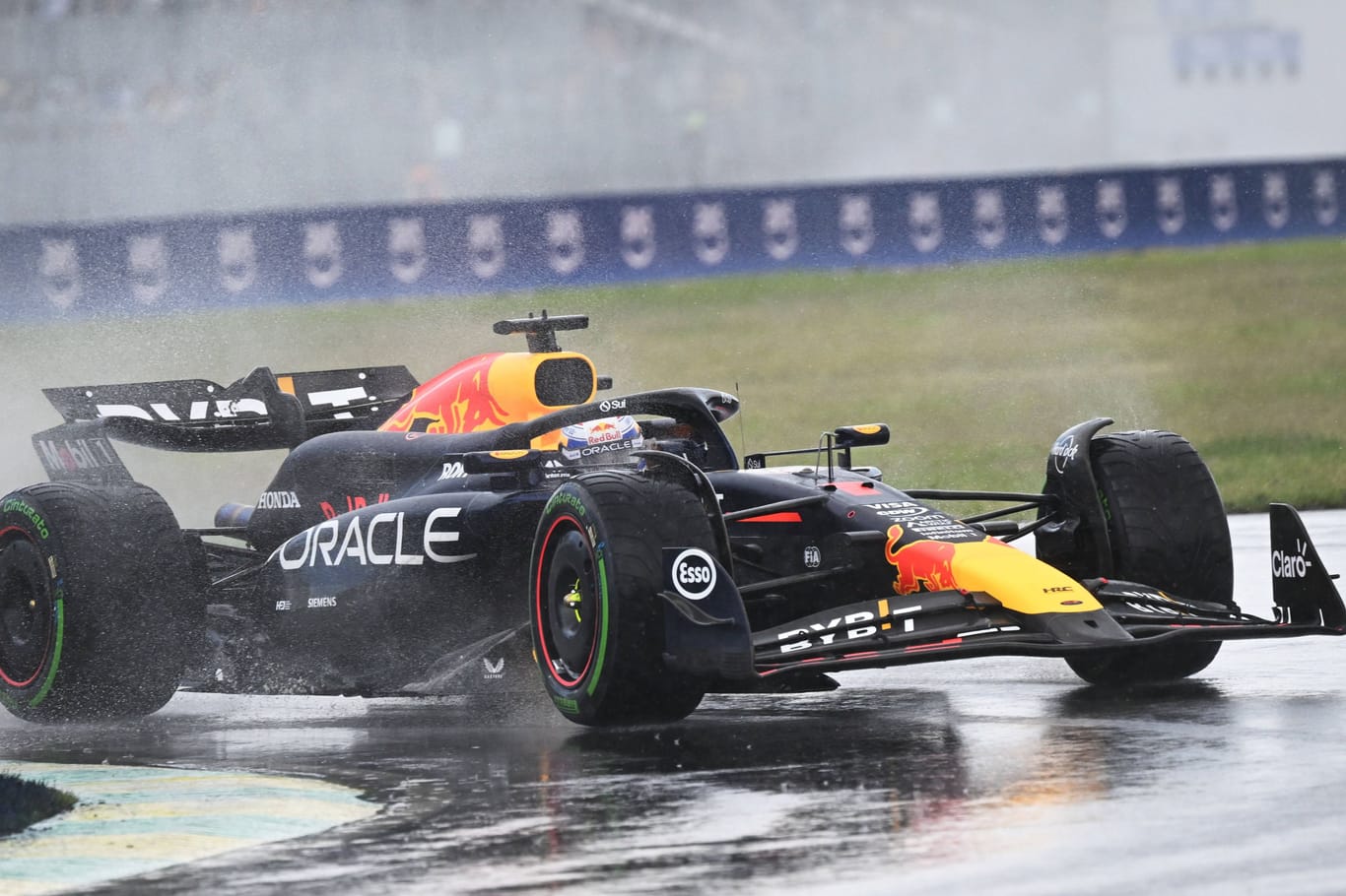 Max Verstappen: Der Weltmeister behielt in einem chaotischen Regenrennen die Übersicht.