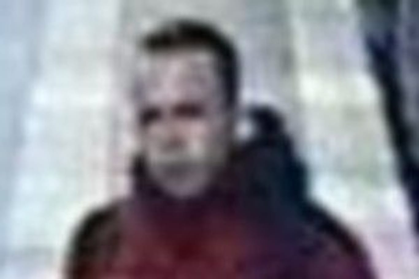Tatverdächtiger nach einer Attacke in der S2 am Bahnhof Buch: Wer erkennt diesen Mann?