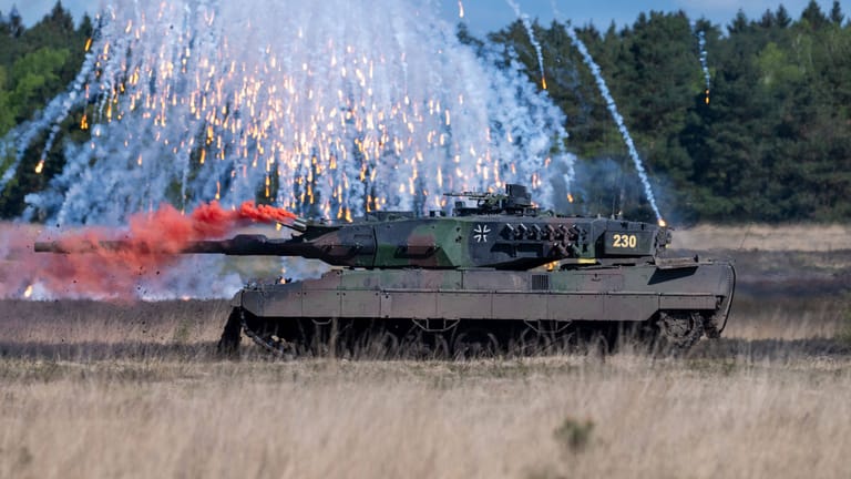 C'est le Début de la Fin - Page 15 Kampfpanzer-leopard-2-a6-die-bundesrepublik-investiert-eine-rekordsumme-in-die-verteidigung