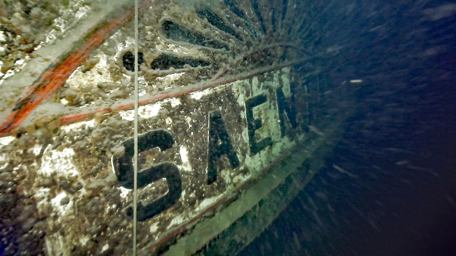 Das Dampfschiff «Säntis» ist auf dem Grund des Bodensees zu sehen. Am 2. Mai 1933 wurde es ausgemustert und im See versenkt.