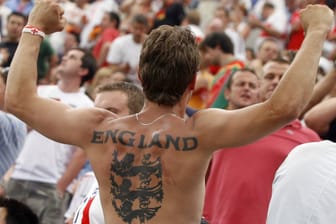 Ein England-Fan bei der WM 2006 in Deutschland (Archivbild): Auch zur Europameisterschaft werden viele Fans von der Insel erwartet.
