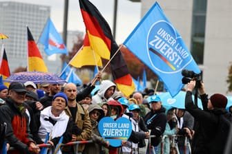 Demonstration 2022 in Berlin: Die AfD ist in Teilen Ostdeutschlands auf dem Weg zur Volkspartei, sagt Steffen Mau.