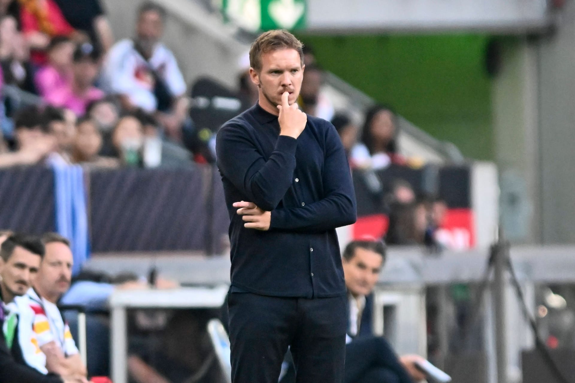 Gegen tapfer kämpfende Griechen kam die deutsche Fußball-Nationalmannschaft zwar am Ende zu einem knappen 2:1-Sieg, zeigte jedoch speziell in Halbzeit eins eine schwache Leistung. Vor allem die Startelf konnte überhaupt nicht überzeugen, ein deutscher Meister erlebte einen schwarzen Tag. Die Einzelkritik: