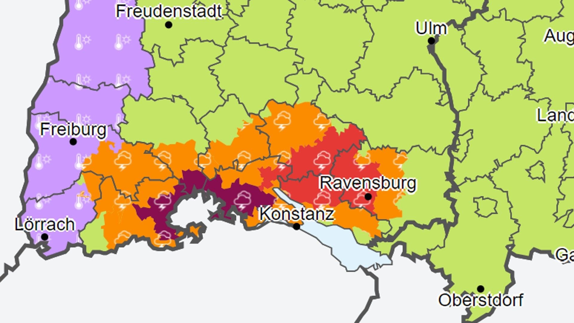 Das Unwettergebiet: Während ganz im Westen (Freiburg, Lörrach) eine amtliche Hitzewarnung gilt, gewittert es weiter östlich stark.