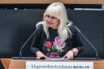Innensenatorin Iris Spranger (SPD) im Abgeordnetenhaus (Archivfoto): Bei einer Äußerung von ihr kam es am Donnerstag zu einem umstrittenen Zwischenruf.