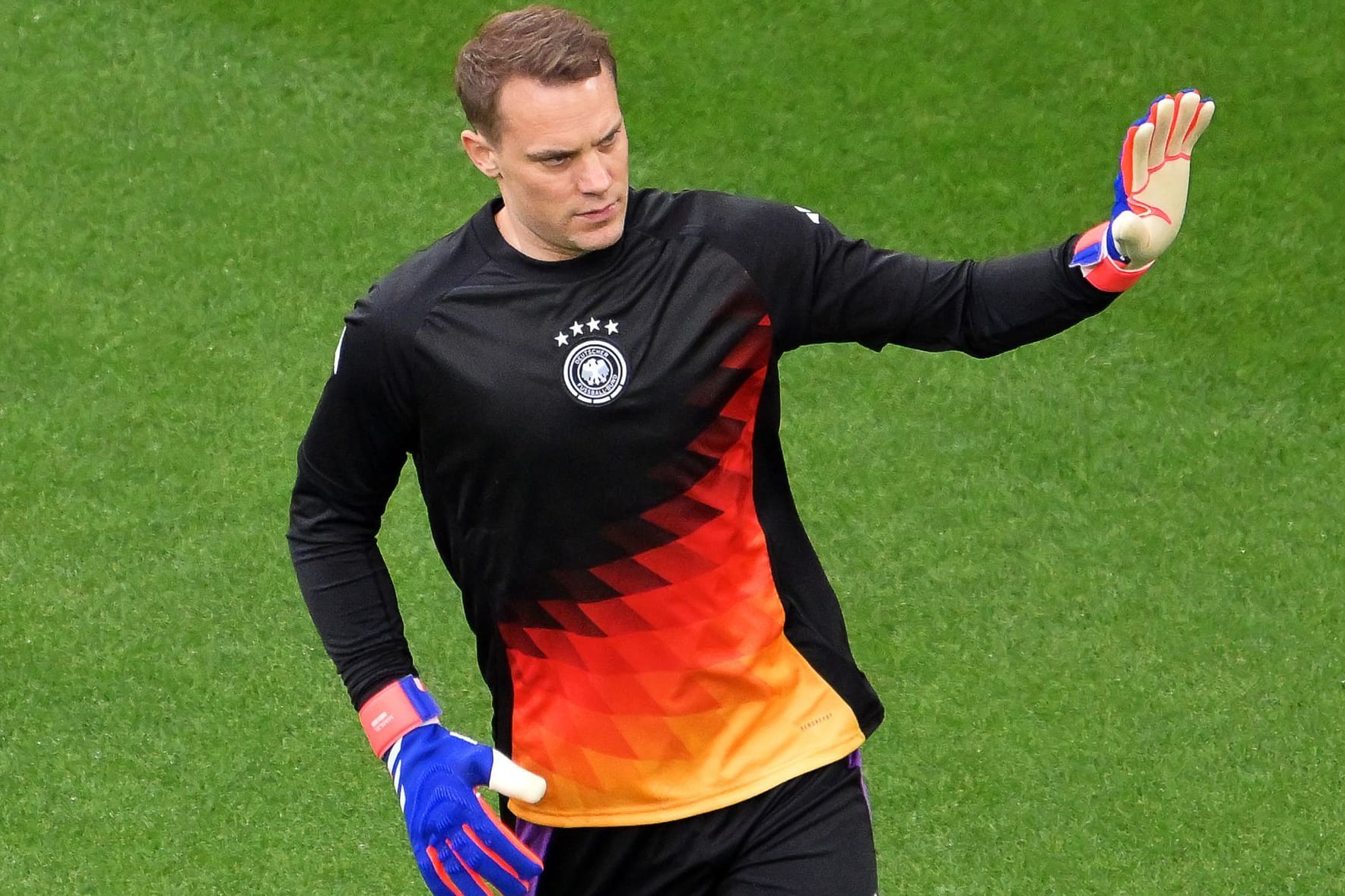 Vor Anpfiff des Eröffnungsspiels: DFB-Keeper Manuel Neuer.