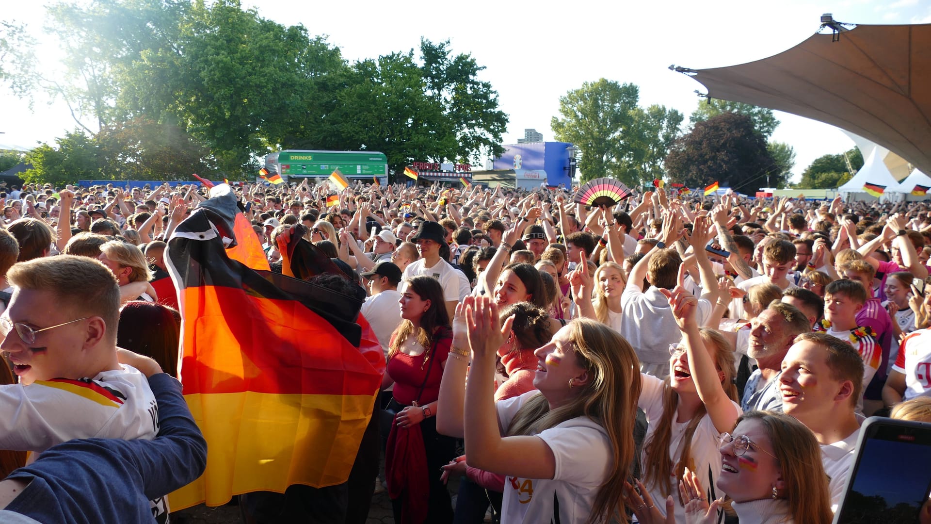 Großer Jubel beim 1:0 der deutschen Elf in Köln.