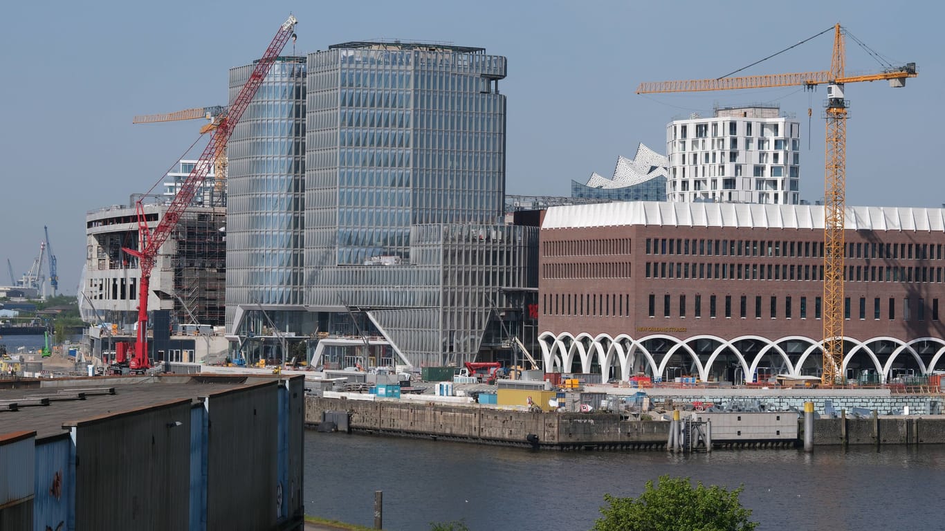 Die Baustelle des Überseequartiers am Chicagokai in der Hafencity (Archivbild): Im Oktober soll hier große Eröffnung gefeiert werden.