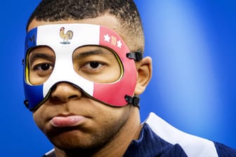 Kylian Mbappé: Seine Maske könnte für Frankreich noch zum Problem werden.