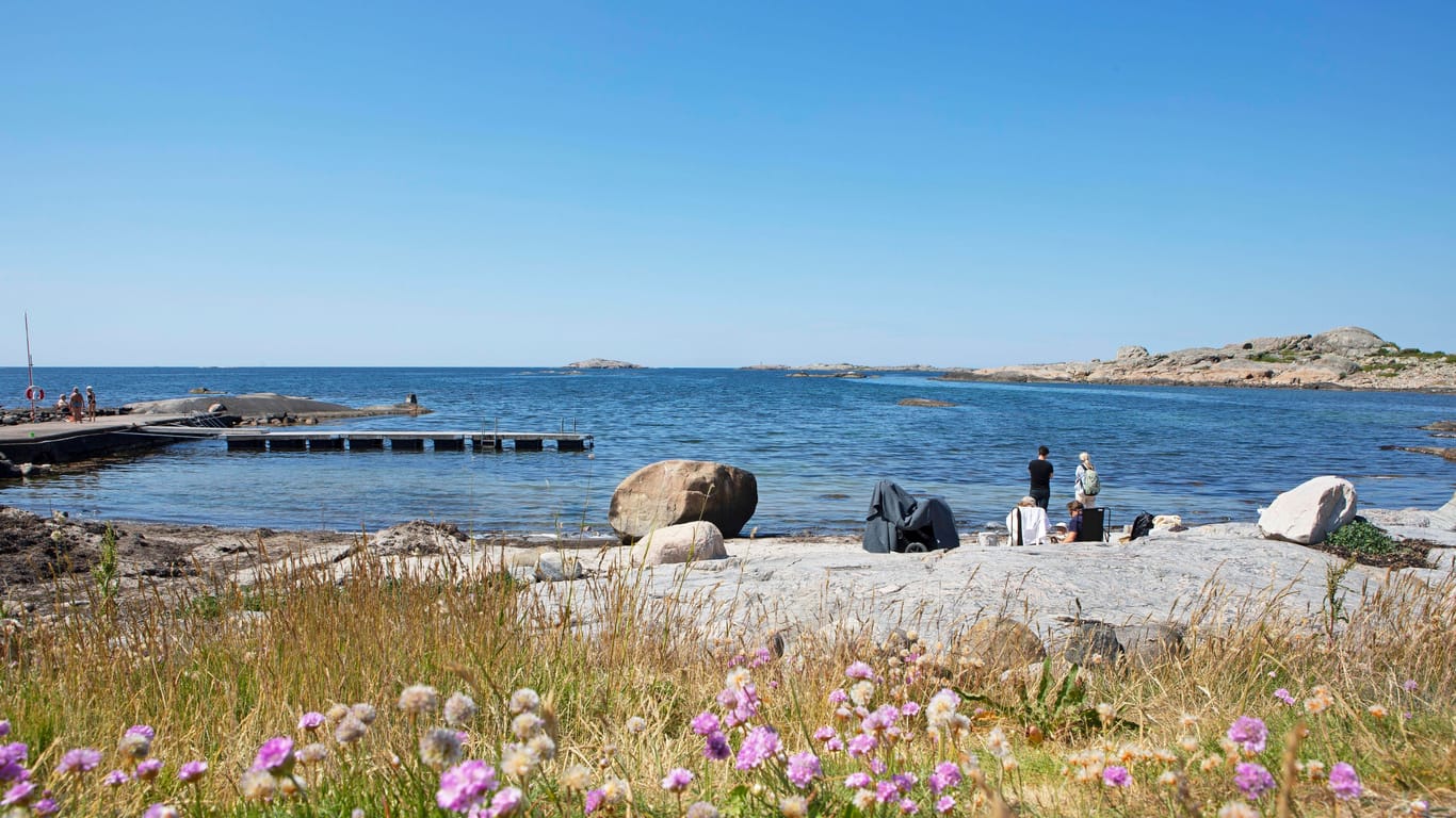 Schäreninsel Hönö: Außer den idyllischen Badebuchten, gibt es Fischrestaurants und Läden zum Bummeln.