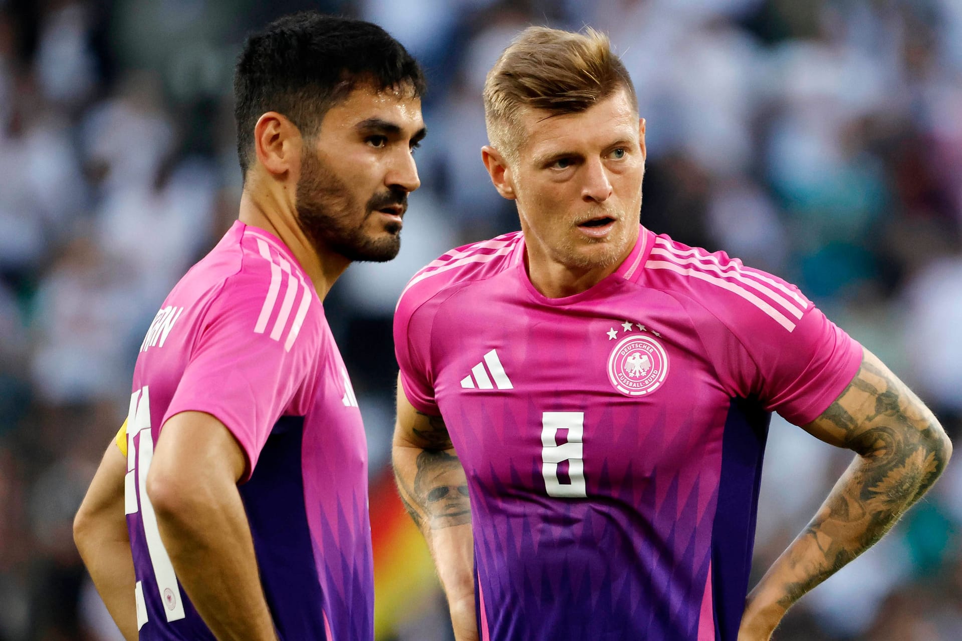 İlkay Gündoğan (l.) neben Toni Kroos: Der DFB-Kapitän konnte bisher noch nicht die erhofften Leistungen abrufen.