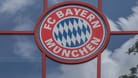 Vereinszentrale des FC Bayern an der Säbener Straße: Der Rekordmeister reagiert nun offenbar in der Auseinandersetzung um die TV-Rechtevergabe.