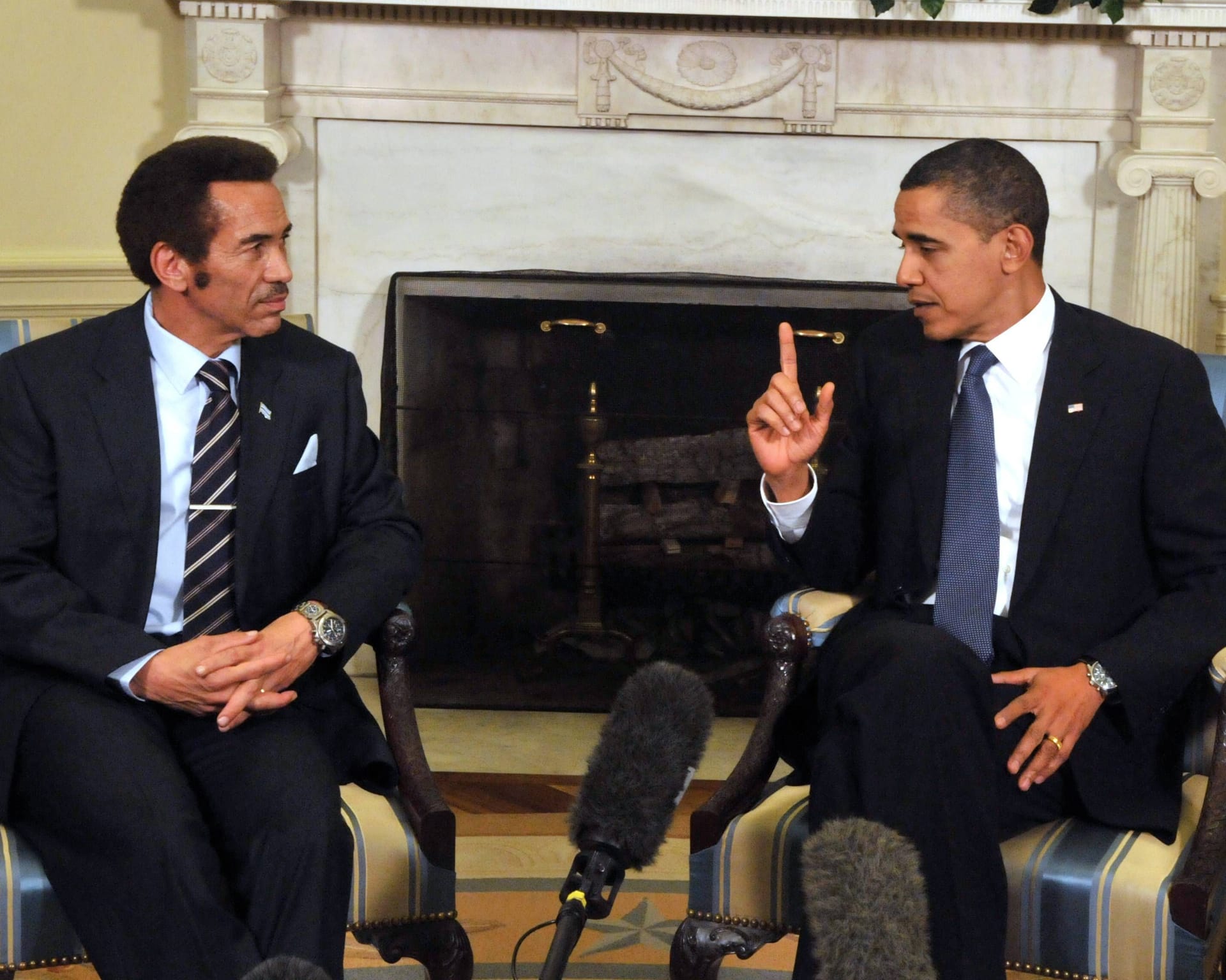 Ian Khama (l) mit dem ehemaligen US-Präsidenten Barack Obama.