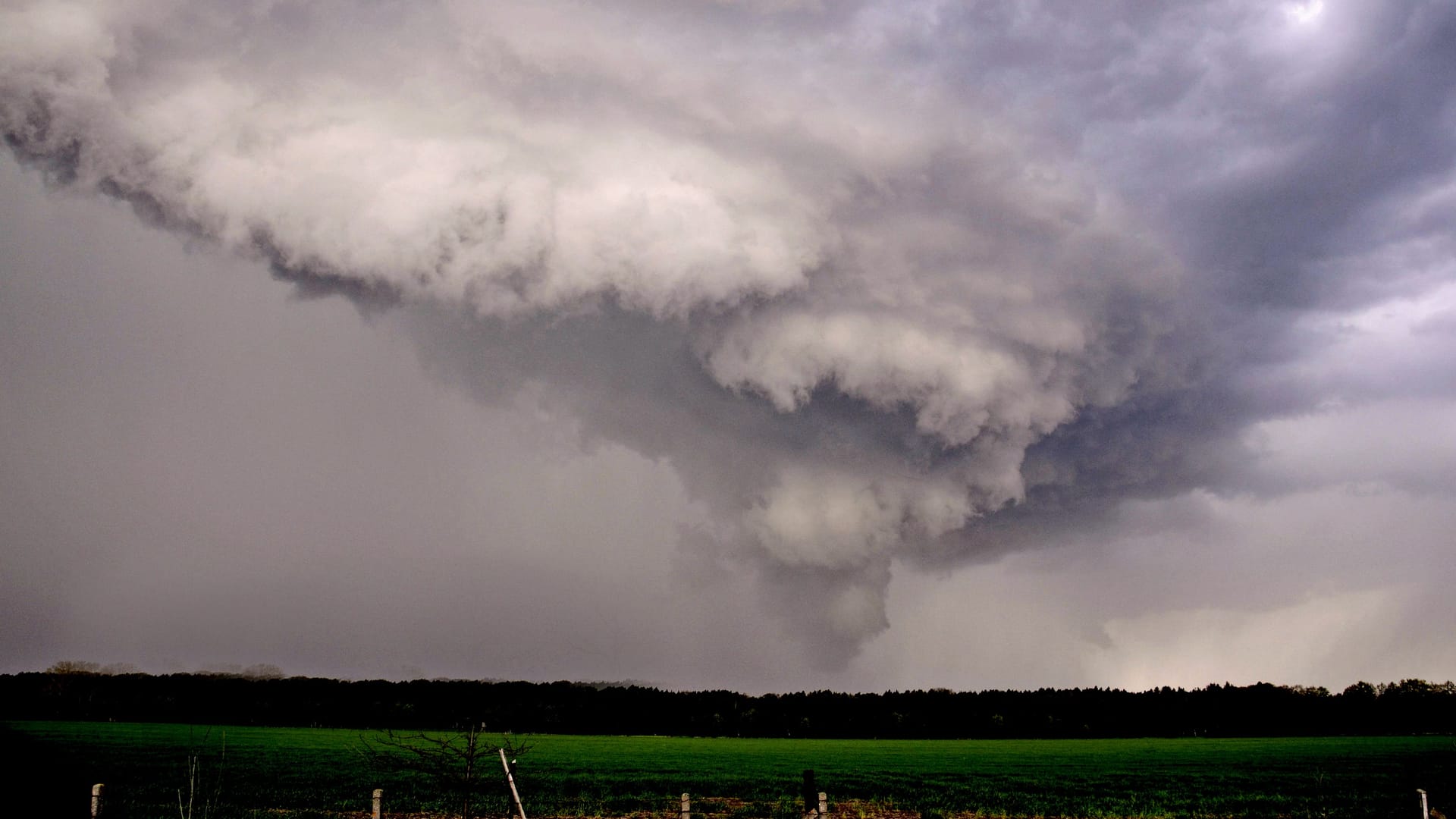 Ein Tornado: Schön anzuschauen, aber eine tödliche Gefahr.