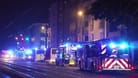 Feuerwehreinsatz in Düsseldorf am Donnerstagabend: Bei dem Brand soll ein hoher Schaden entstanden sein.