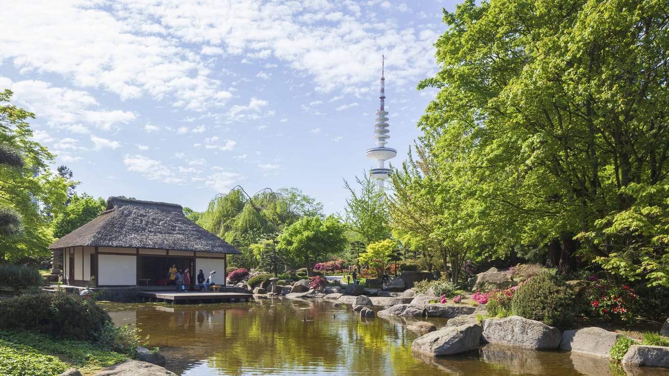 Japanischer Garten im Planten un Blomen (Archivfoto): Seit Montag führt der Kampfmittelräumdienst in dem Park Sondierungen durch.
