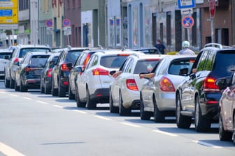 Prämie gegen Staus: Einwohner von Marburg bekommen Geld, wenn sie ihr Auto abmelden.