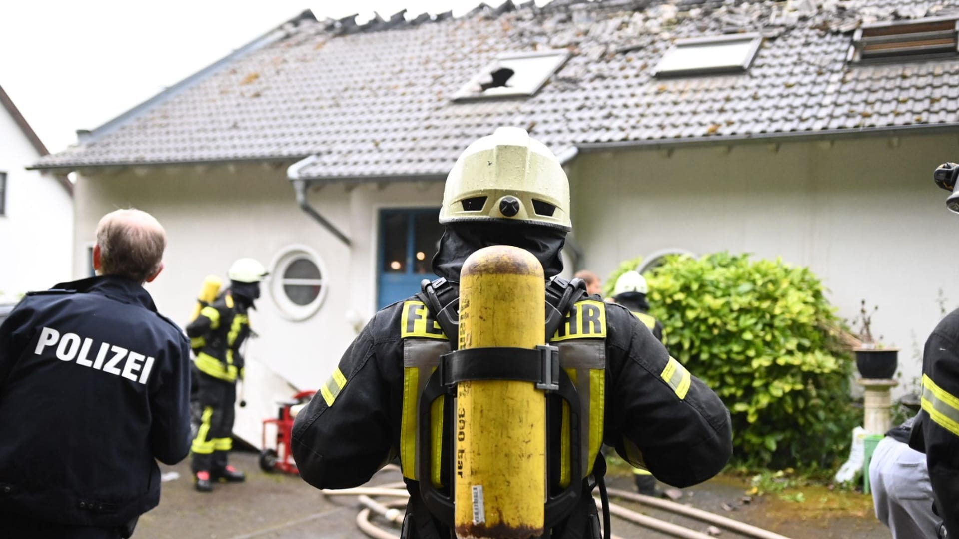 Polizeieinsatz nach Brand mit Verdacht auf Verbrechen