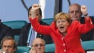 Angela Merkel jubelt (Archivbild): Die Ex-Kanzlerin war bei Spielen der DFB-Elf regelmäßig zu Gast.