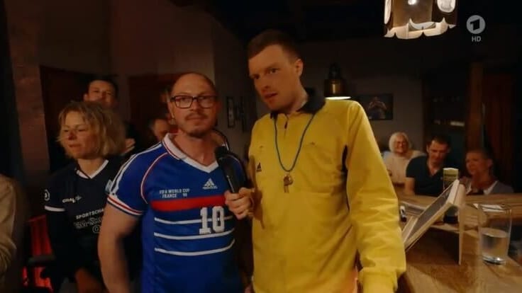 Antonio (li.) im Zidane-Trikot mit Sidekick Malte Völz.