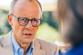 CDU-Chef Friedrich Merz: Sein Wahlappell an Ampel-Wähler in Ostdeutschland schmeckt nicht jedem.