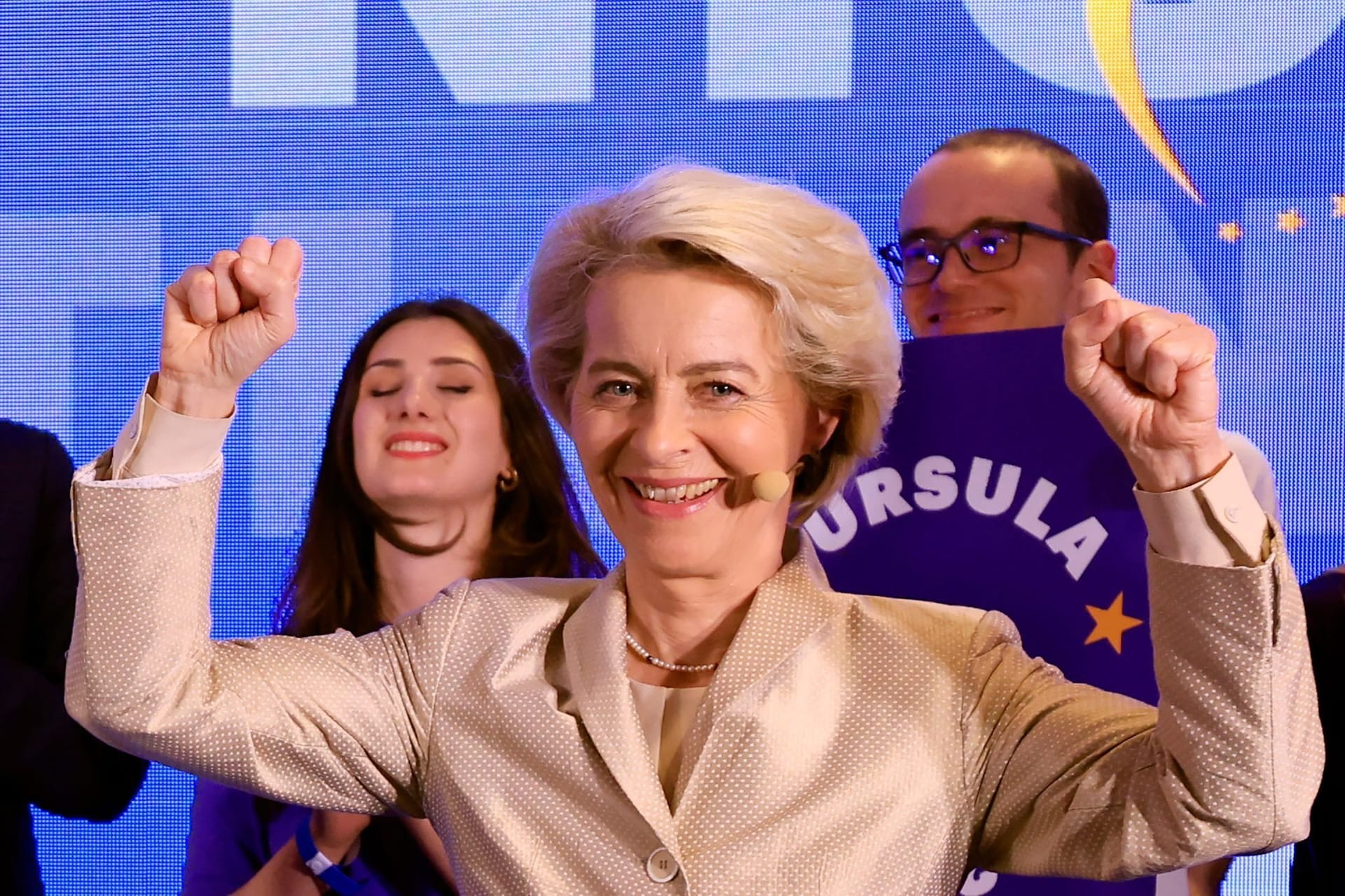 Ursula von der Leyen wird als Wahlsiegerin gefeiert.