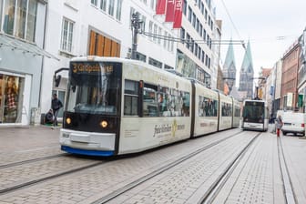 Straßenbahnlinie 3 der BSAG (Symbolbild): Fahrgäste müssen sich am Montag auf Umleitungen einstellen.