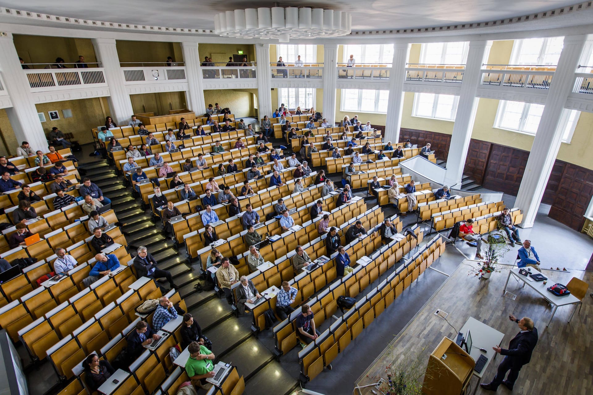 Ein Hörsaal in der Uni Hamburg (Symbolbild): Pro-Palästinensische Aktivisten haben eine Vorlesung zum Thema Antisemitismus gestört.