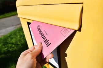 Wahlbrief (Symbolbild): Wer noch per Briefwahl wählen möchte, muss sich beeilen.