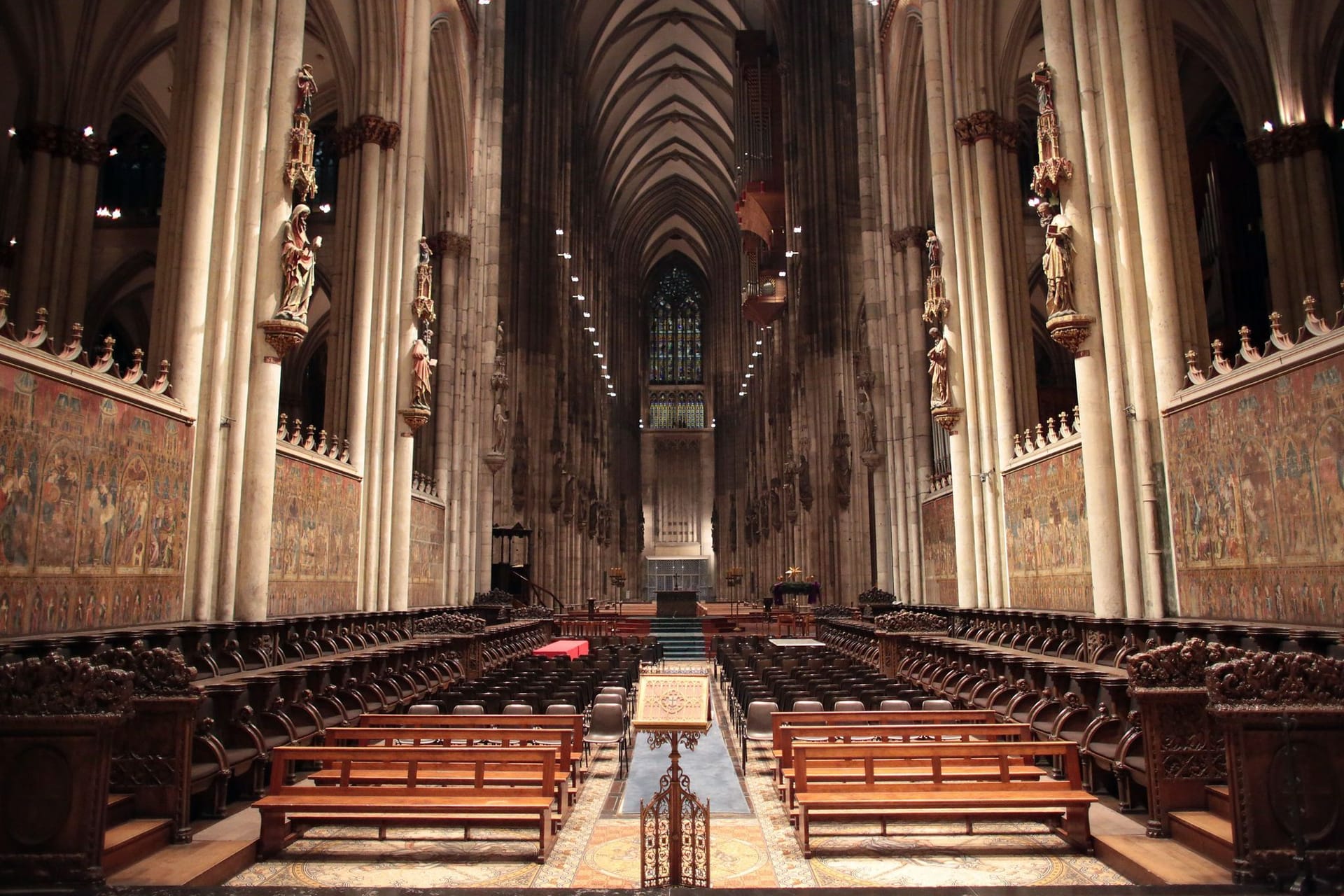 Nachts im Kölner Dom