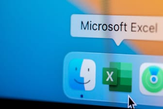 Open Microsoft office excel in macbook dock