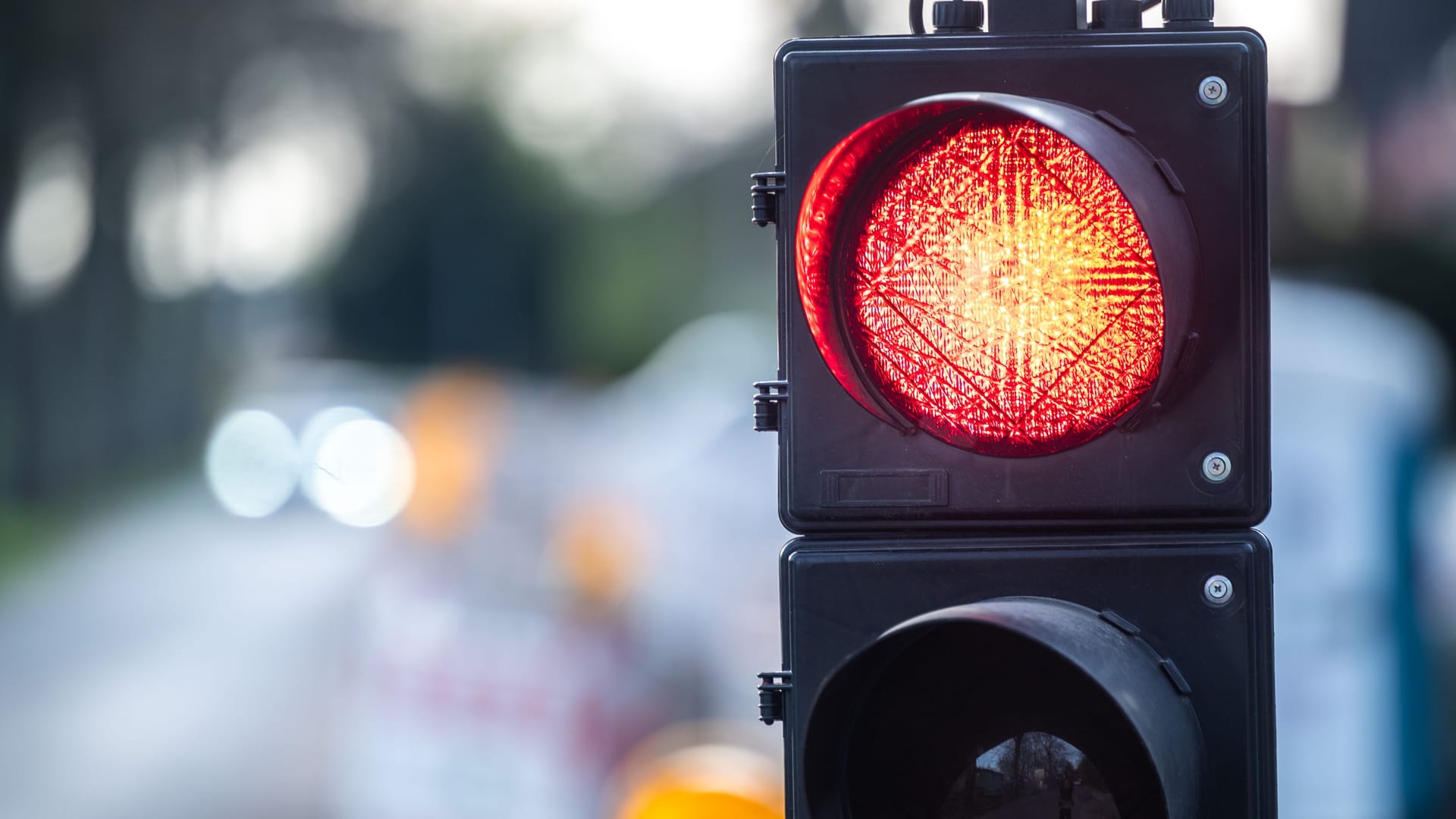 Rote Ampel: Wer sie missachtet, muss mit harten Konsequenzen rechnen.