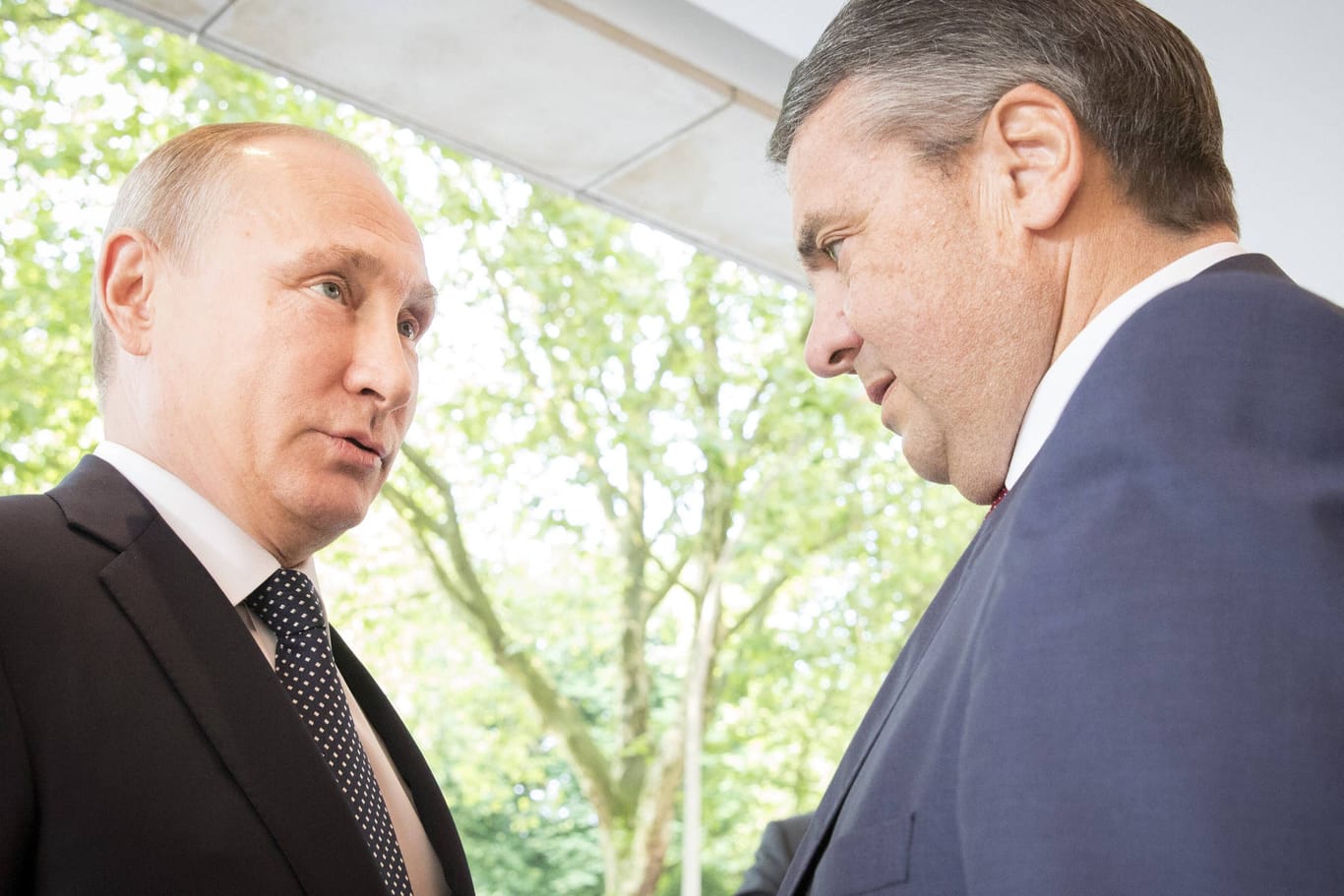 Als Außenminister traf Sigmar Gabriel (r.) den russischen Machthaber Wladimir Putin mehrfach, unter anderem beim G20-Gipfel in Hamburg 2017.