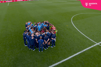 Belgiens Spieler machen nach dem 0:0 gegen die Ukraine einen Kreis statt zu den Fans zu gehen