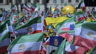 Tausende Exil-Iraner demonstrieren in Berlin