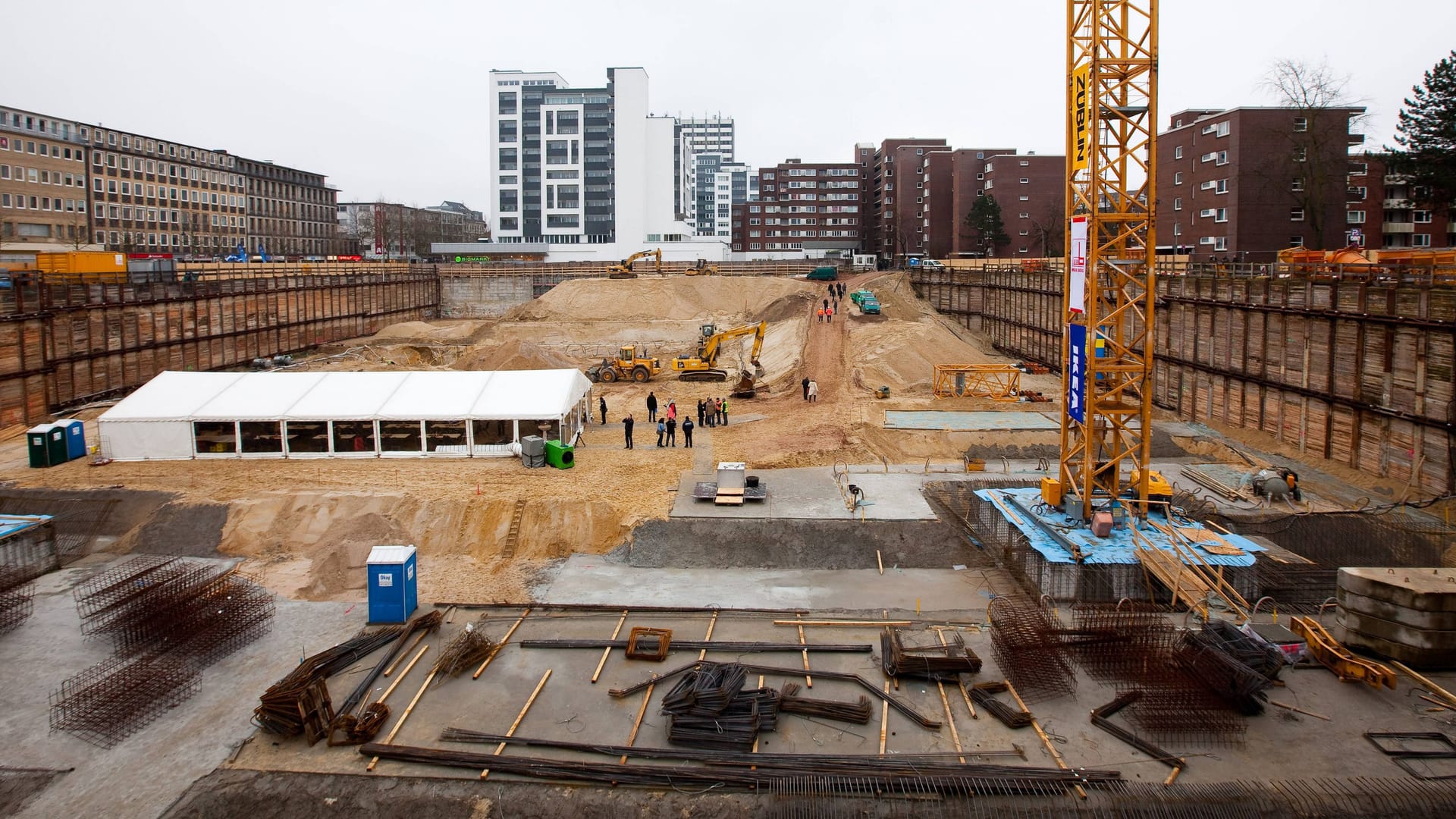 Dezember 2012: Grundsteinlegung für die City-Filiale von Ikea. Der Markt entsteht in Deutschlands ältester Fußgängerzone.