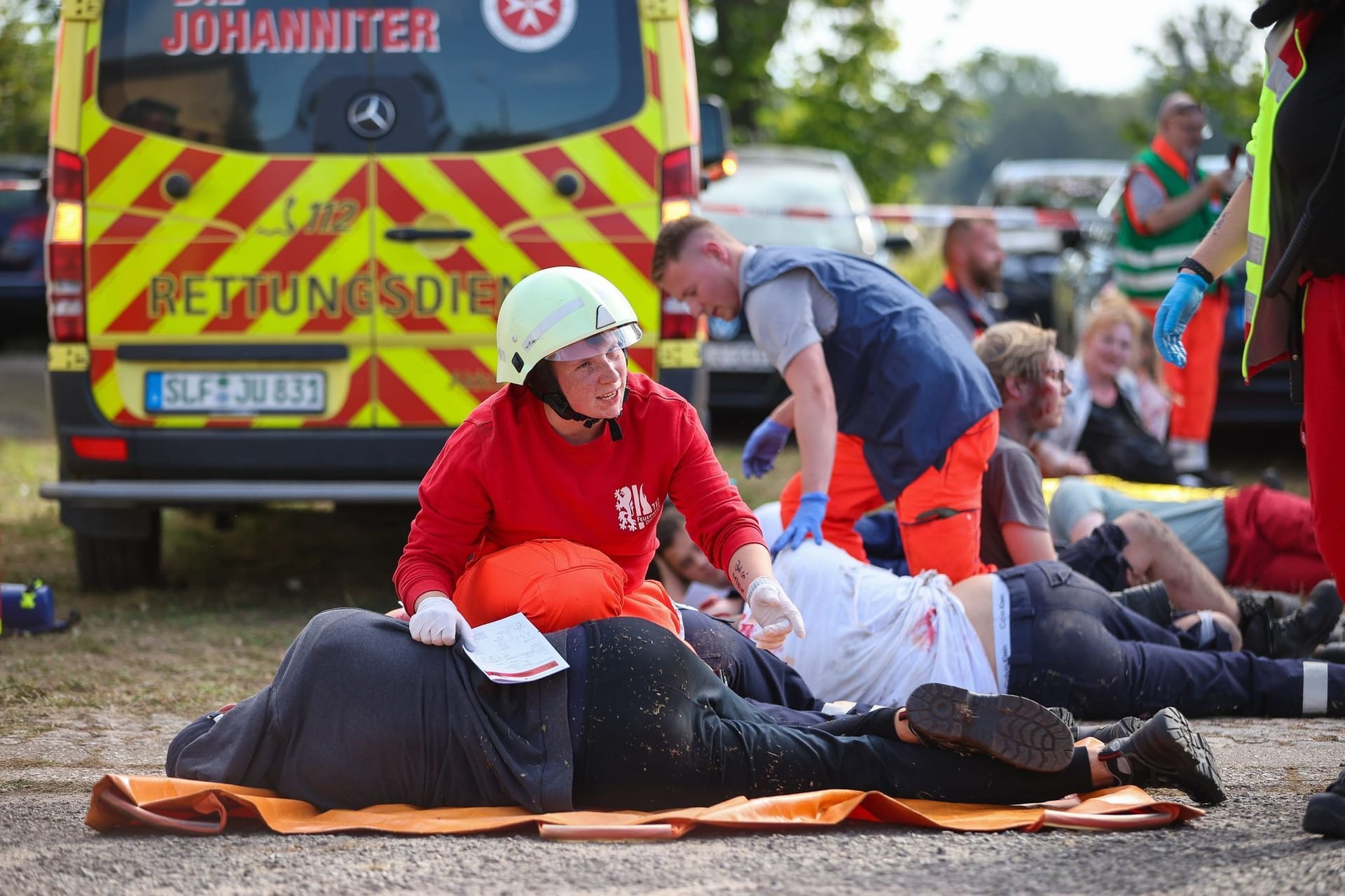 Notfallsanitäter der Johanniter üben Einsatz