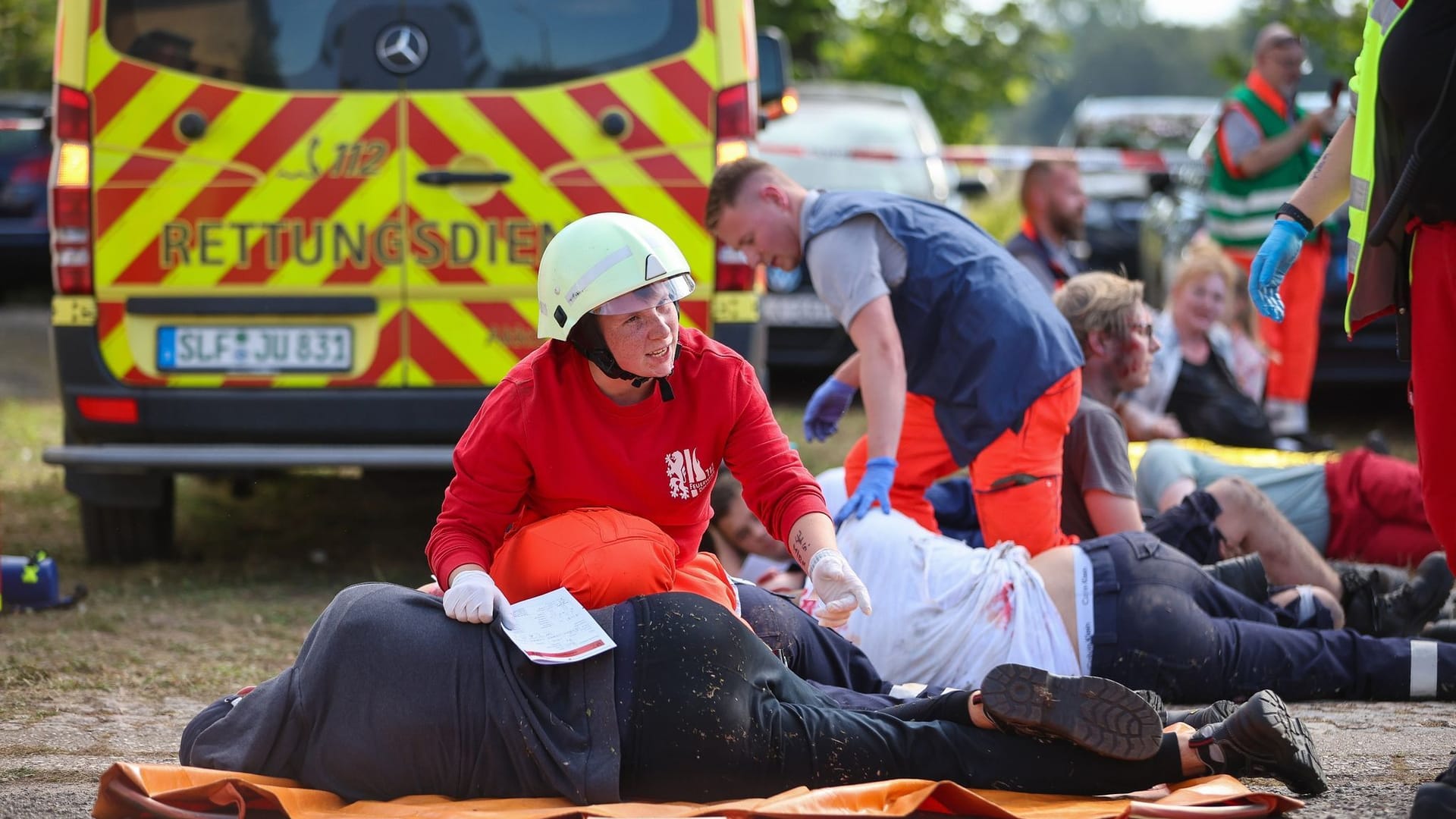 Notfallsanitäter der Johanniter üben Einsatz