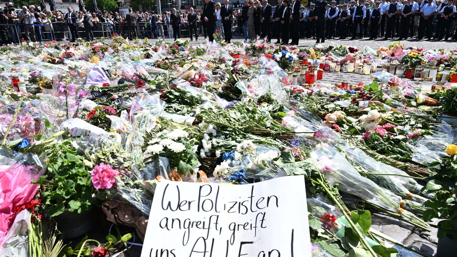 Trauer um getöteten Polizisten Trauer um getöteten Polizisten