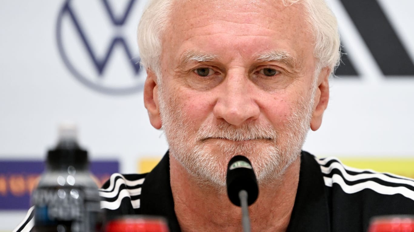 DFB-Sportdirektor Rudi Völler bei der Pressekonferenz am 26. Juni in Herzogenaurach.