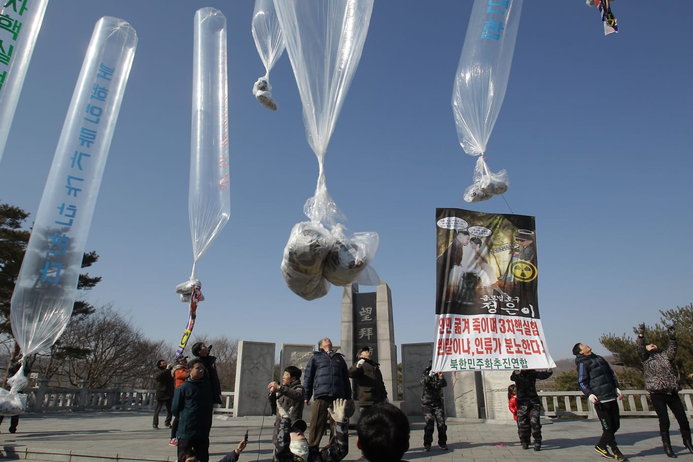 Die Ballon-Post hat Tradition: Hier werden Flugblätter aus Süd- nach Nordkorea gesendet, aber bereits 2013.